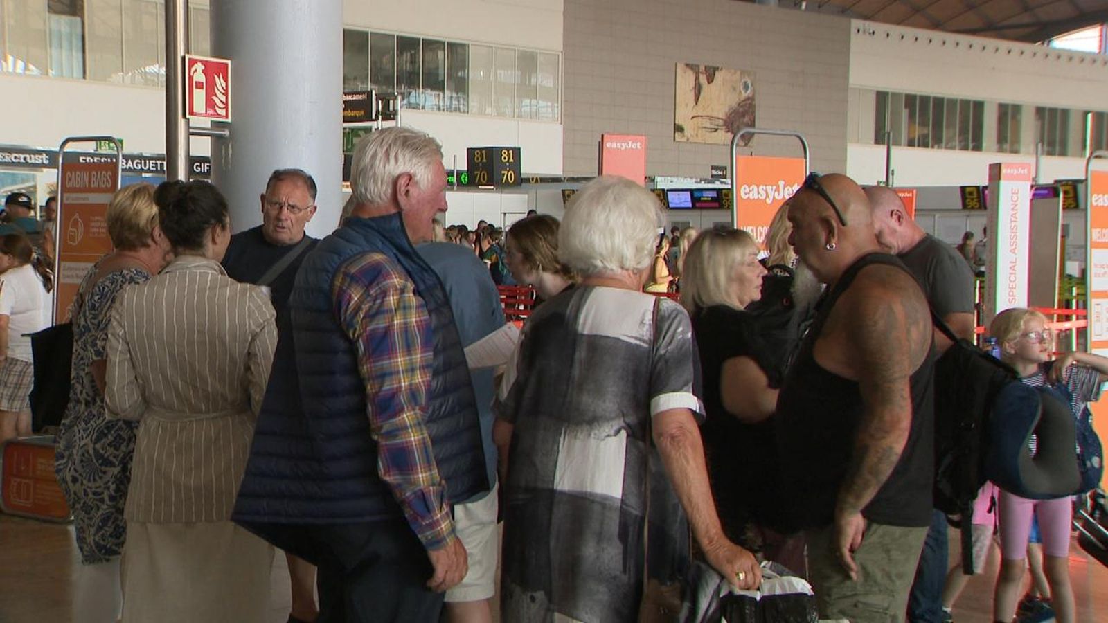 Vols cancel·lats 21h