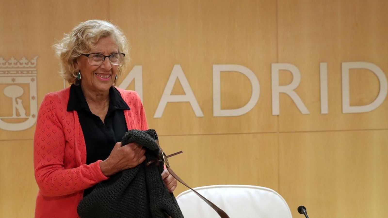 Manuela Carmena, poc abans de la roda de premsa que ha oferit al palau de Cibeles