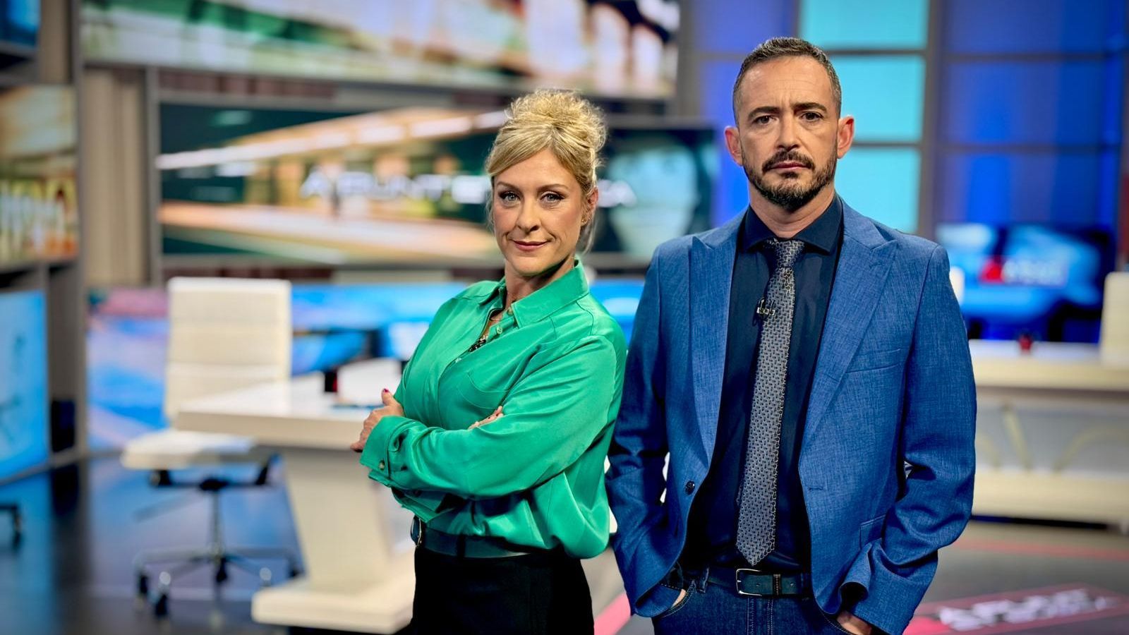 Els periodistes Mireia Llinares i Juan Nieto presenten cada dimecres nit 'À Punt et busca', el programa sobre desaparicions de la Comunitat Valenciana