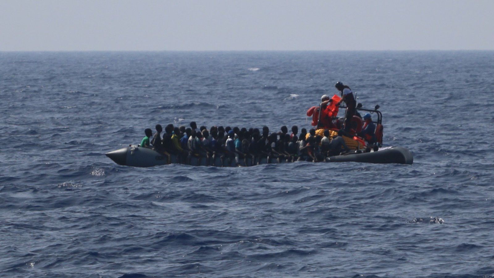 Els migrants rescatats per l'Ocean Viking