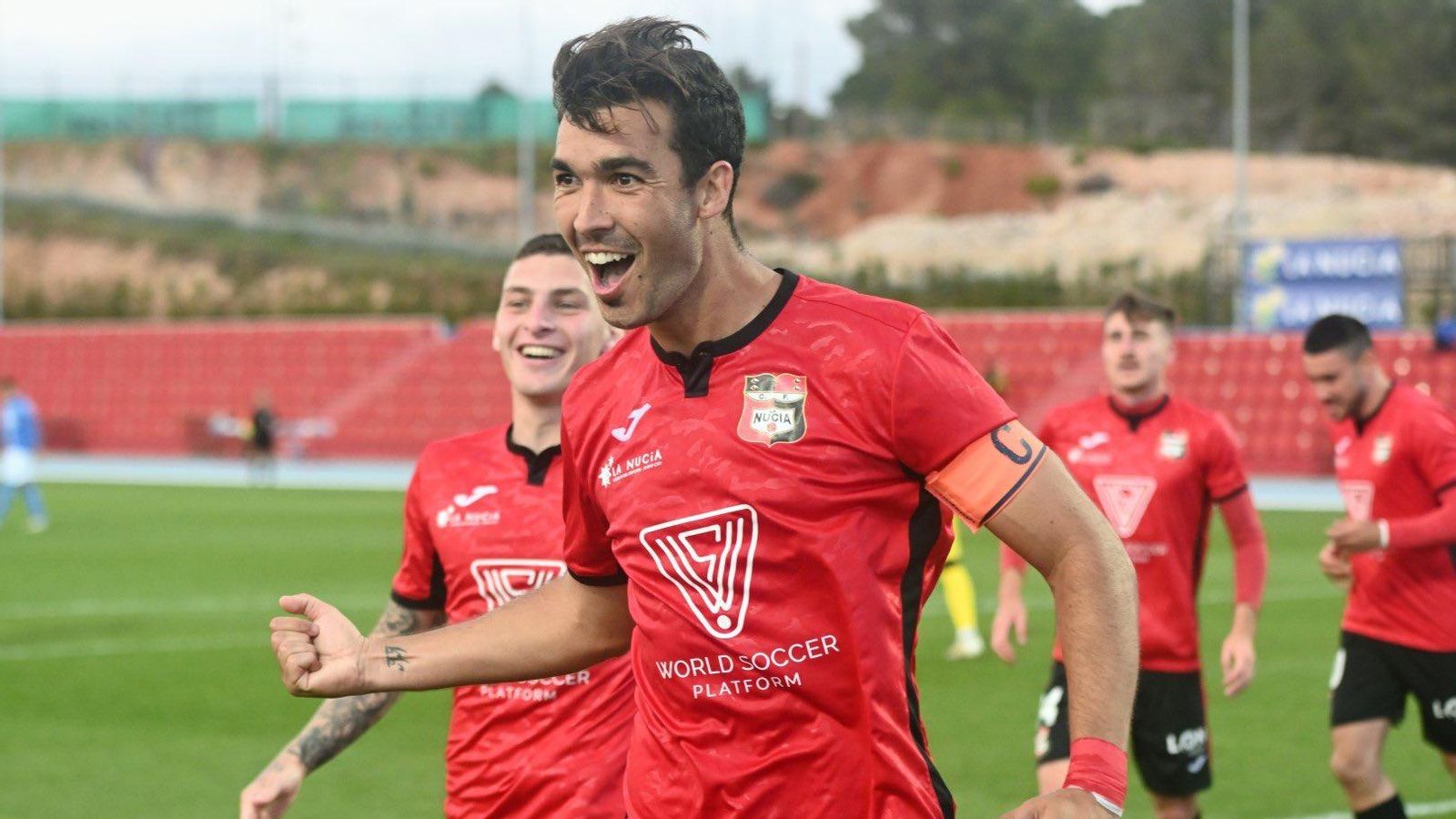 Els jugadors de la Nucia celebren un gol