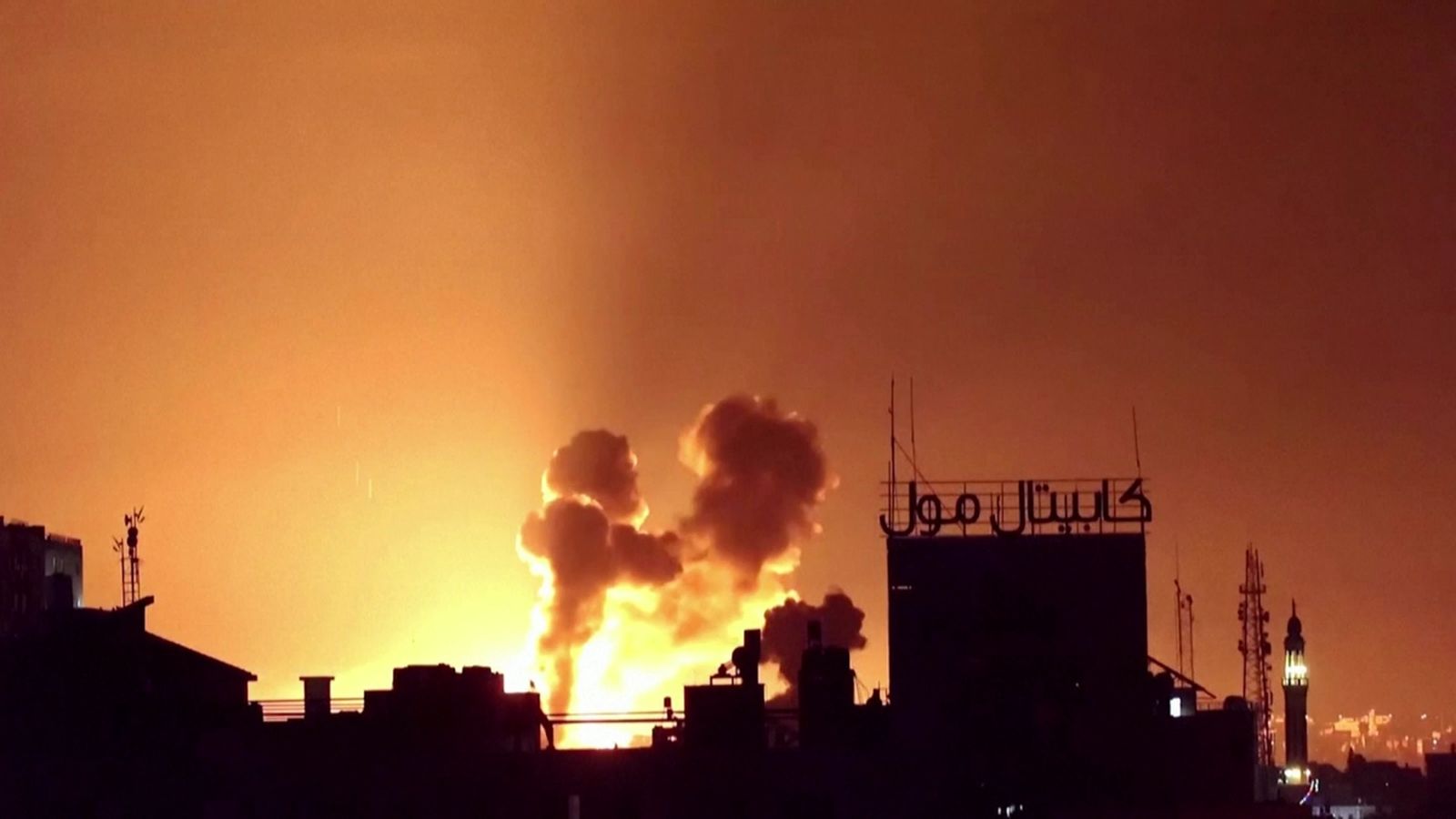 Una bomba israeliana impacta a la Franja de Gaza