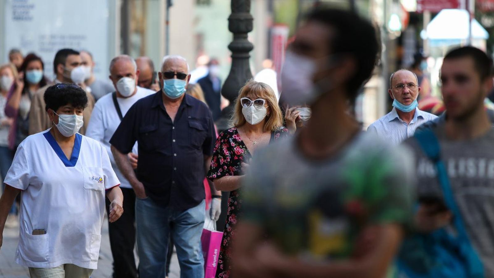 La consellera de Sanitat ha fet una crida a la responsabilitat individual per a evitar rebrots