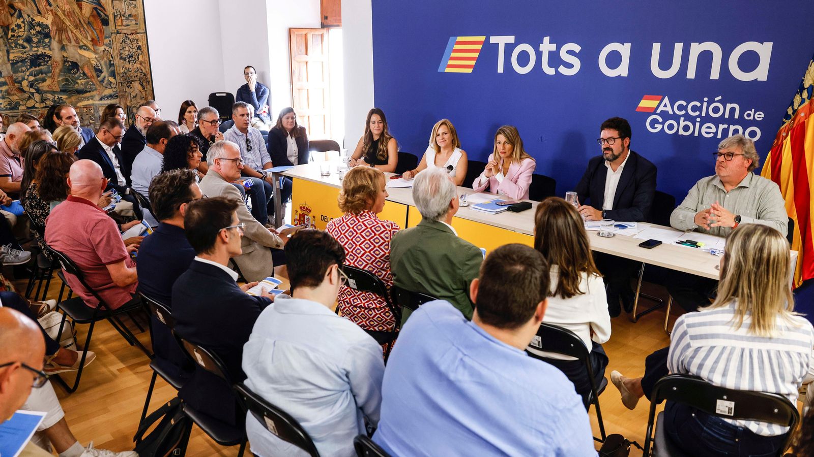 La ministra de Treball, Yolanda Díaz, es reuneix amb alcaldes de municipis afectats per la dana