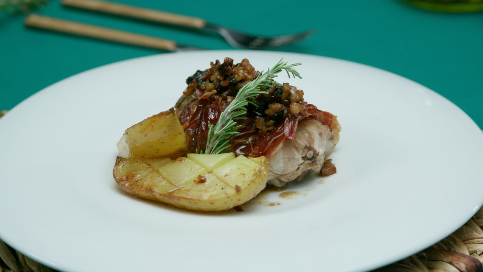 Llomets de conill en salsa d’anous