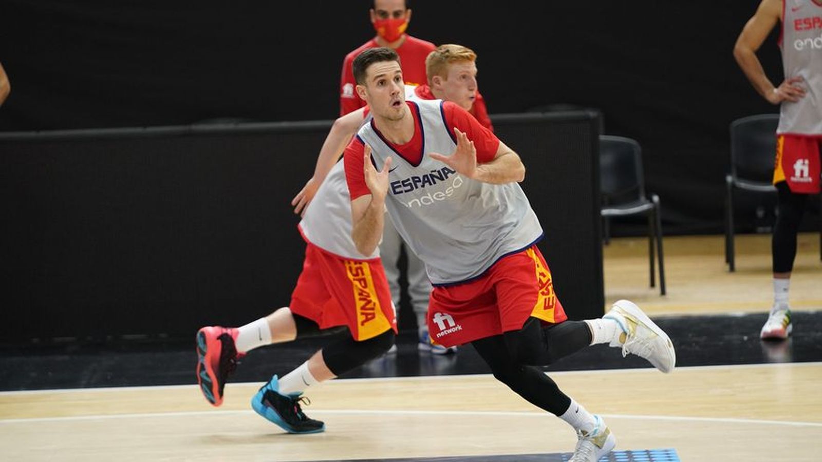 L'aler Xabier López Arostegui en un partit amb la selecció espanyola