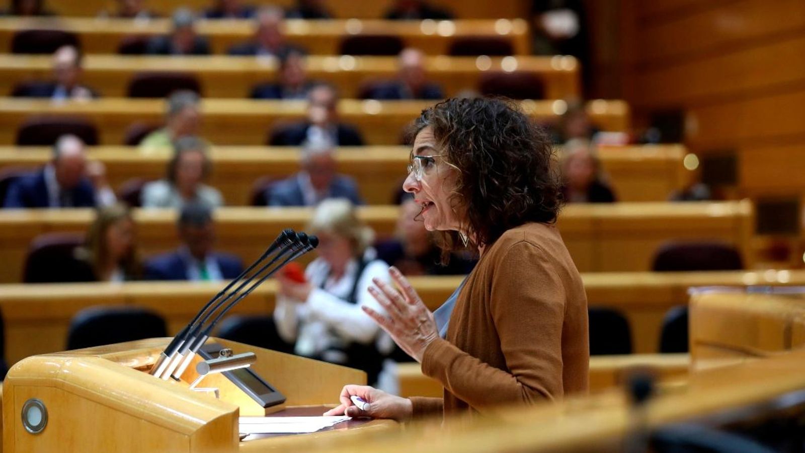 La ministra d'Hisenda, María Jesús Montero, durant la seua intervenció en el ple del Senat