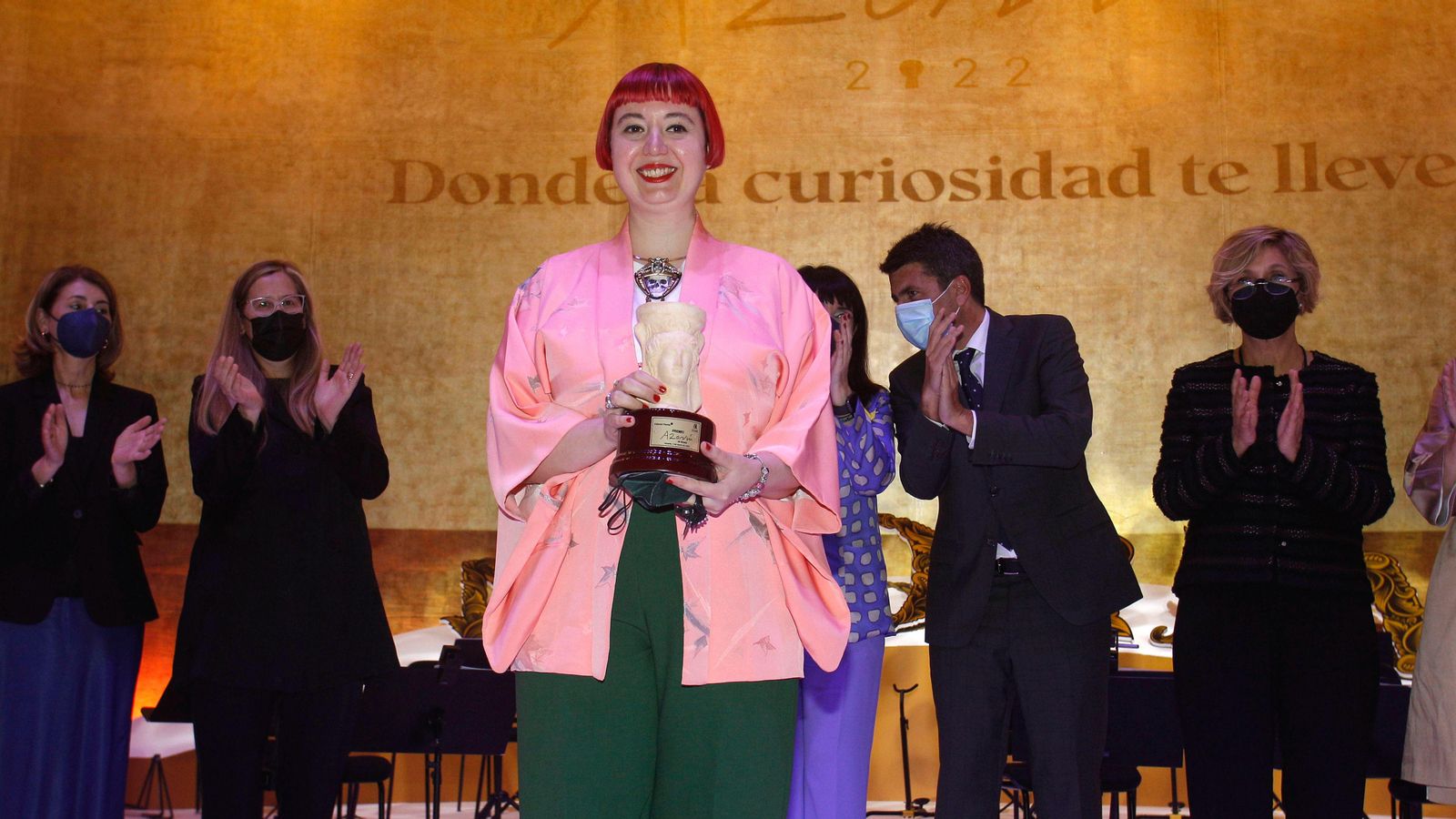 L'escriptora guanya el Premi Azorín de Novel·la amb ‘La biblioteca de fuego’