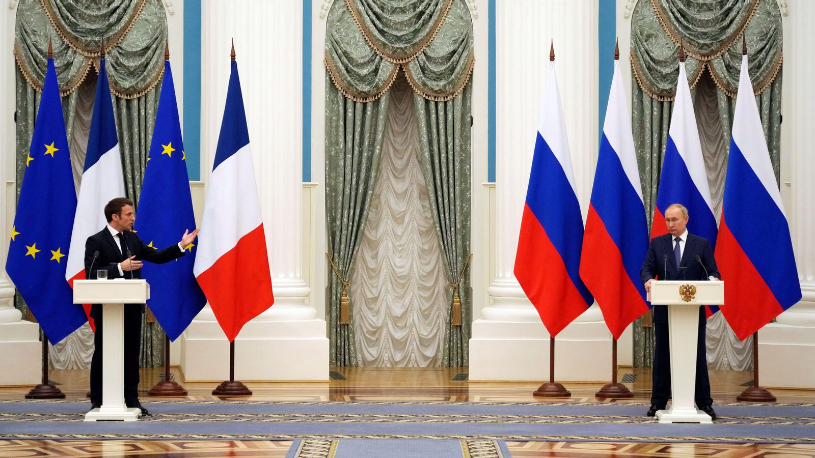 Conferència de premsa conjunta de president francés, Emmanuel Macron, i el rus, Vladimir Putin en el Kremlin, a Moscou, aquest dilluns