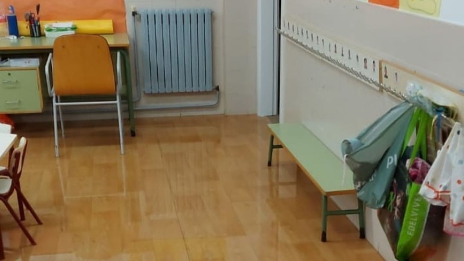 Un aula buida en un centre escolar d'Almussafes