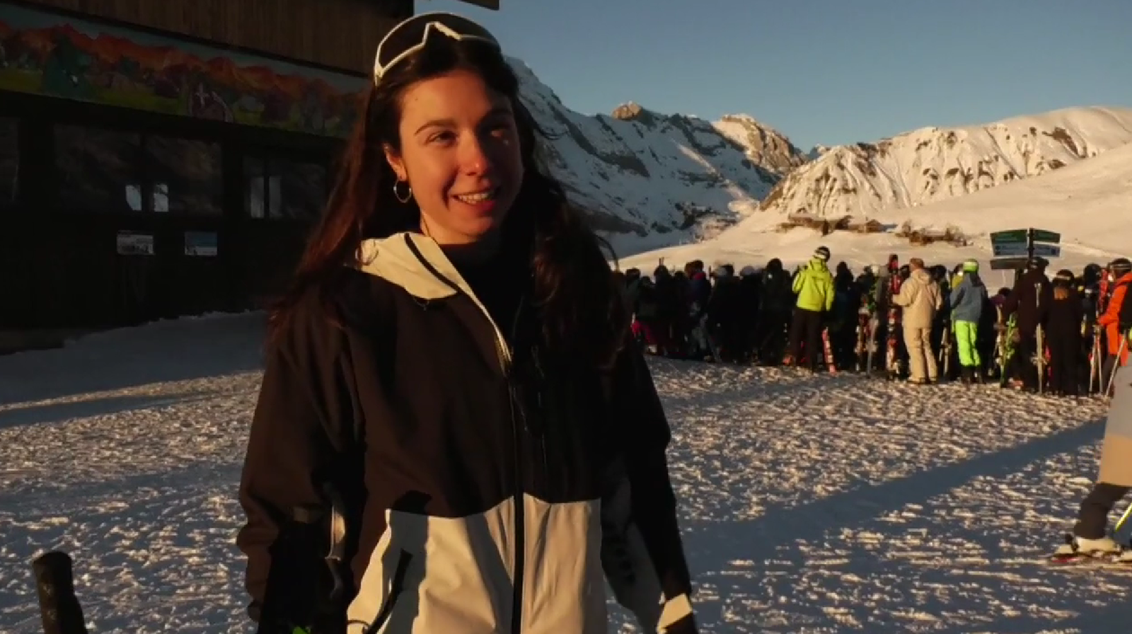 Gemma, d'Alfondeguilla, és dissenyadora de botes d'esports de neu i amb ella practicarem parapent amb esquí