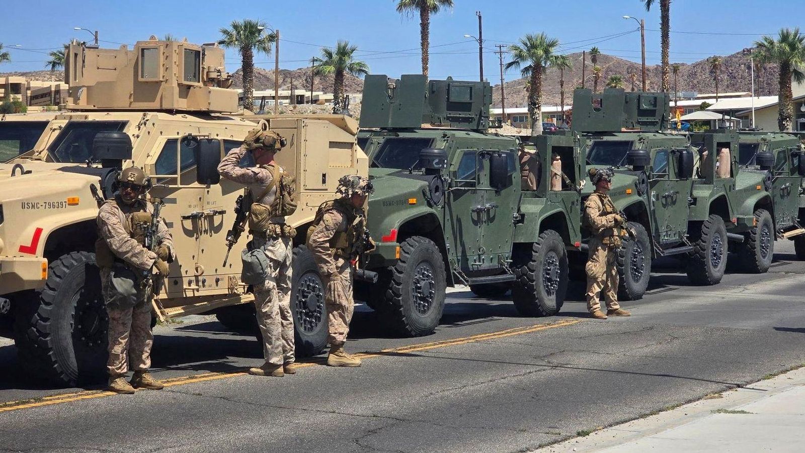 En imatge, un dels contigents de marines que es desplegaran a Los Angeles