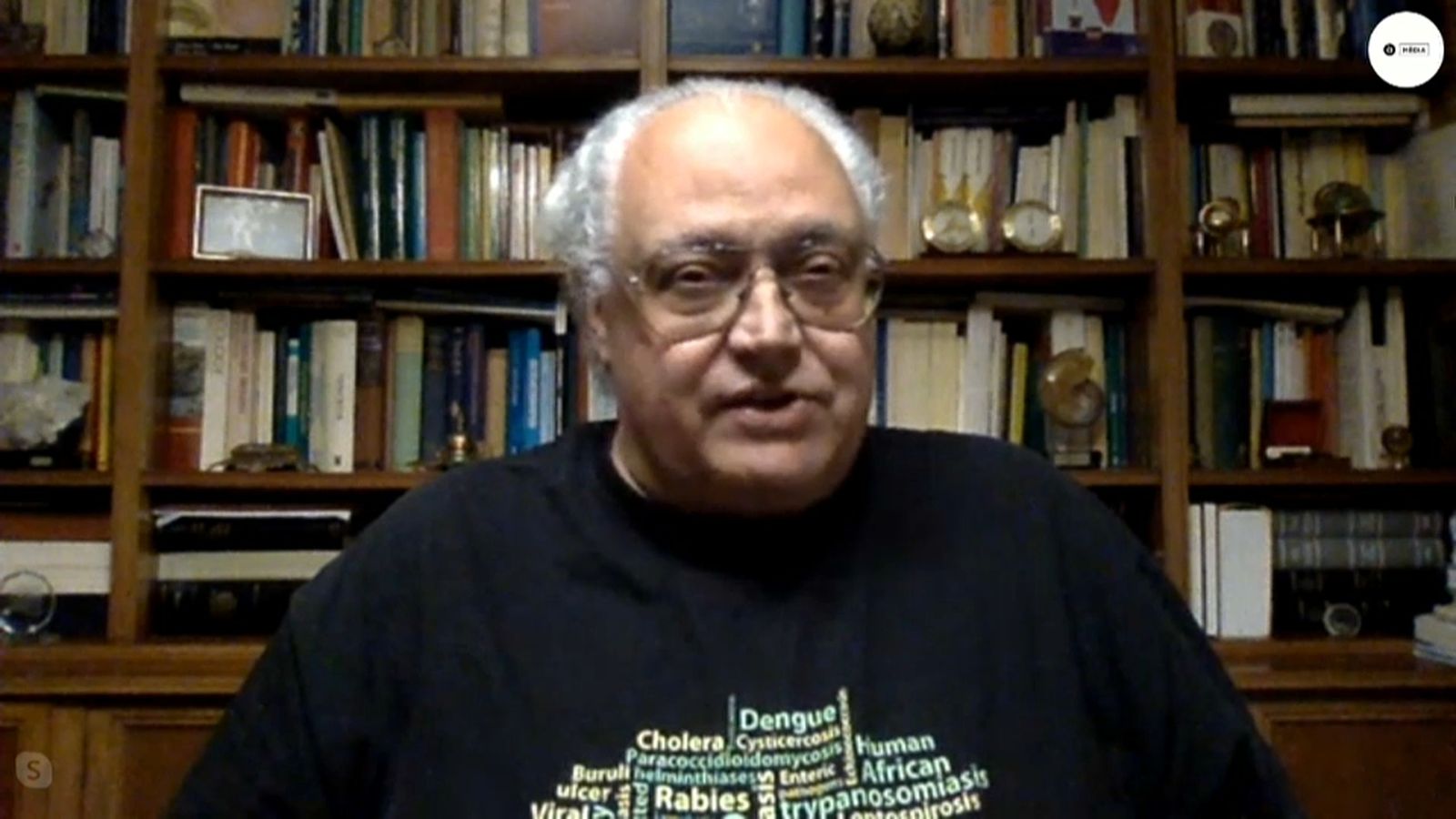 El catedràtic de la UV i membre de l’OMS, Santiago Mas-Coma, intervé en l'À Punt NTC nit