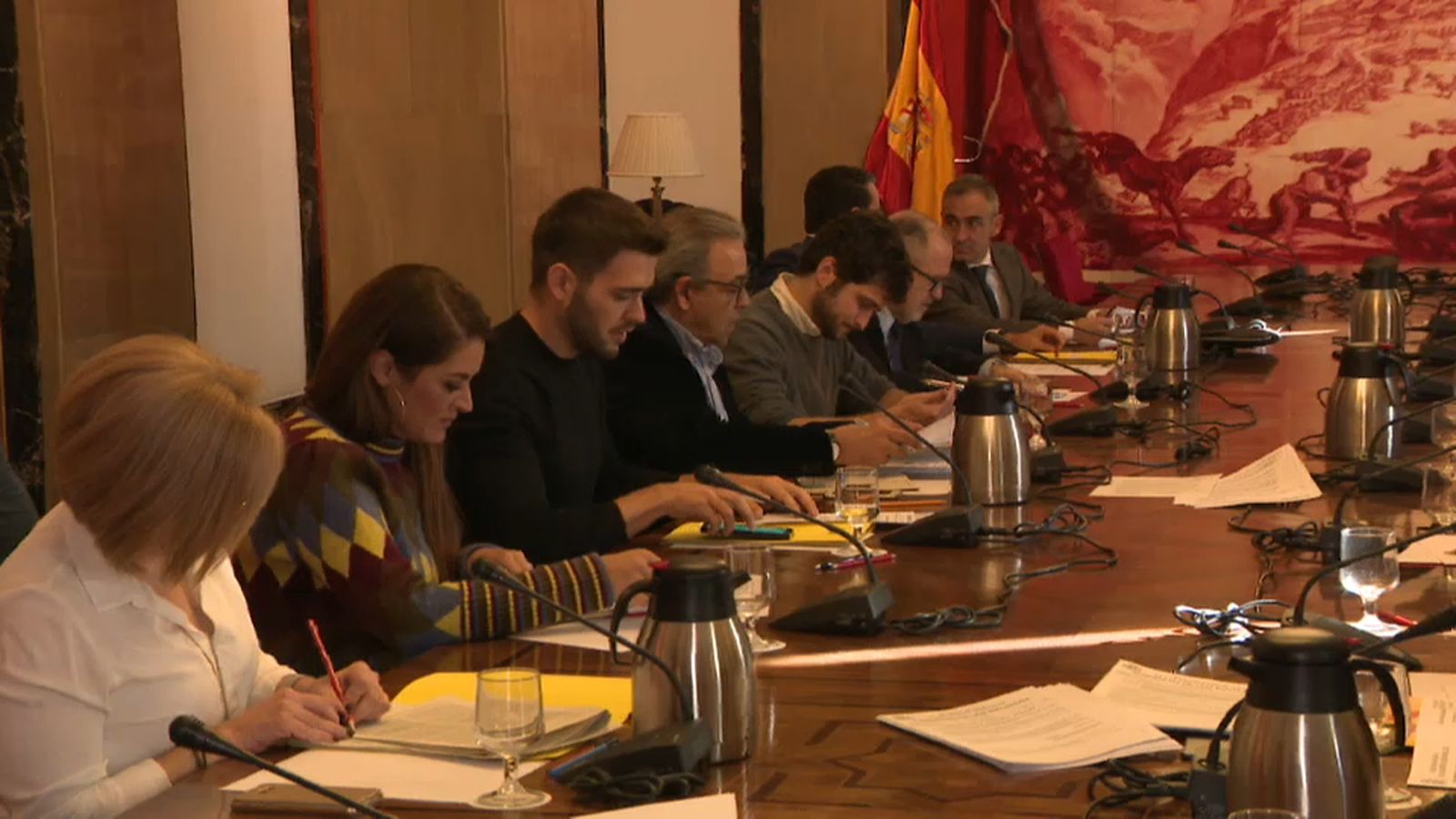 El Congrés emet el dictamen de la reforma de l\'estatut entre les crítiques a Ciutadans per desmarcar-se\'n