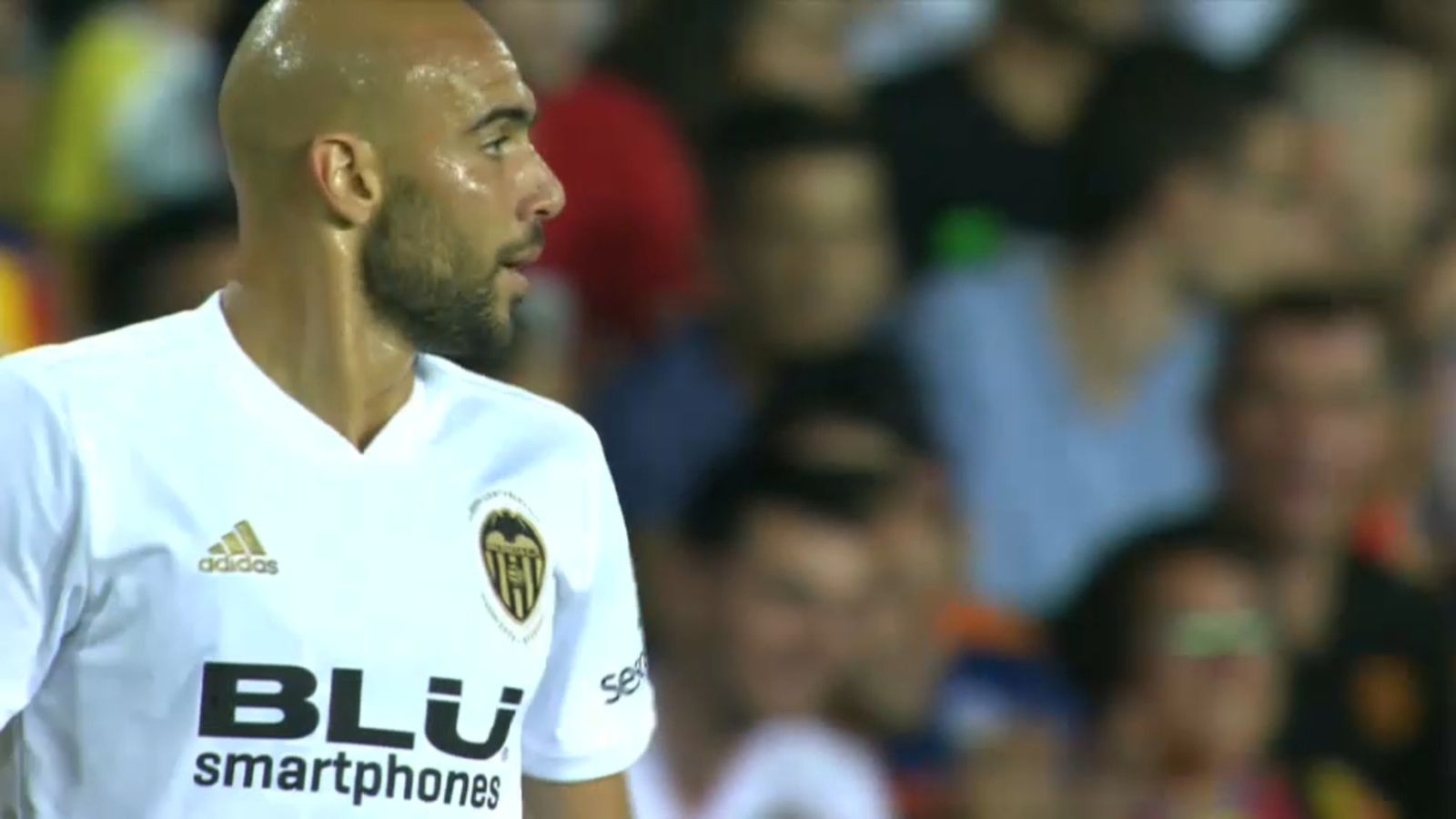 Zaza amb la samarreta valencianista | À Punt NTC