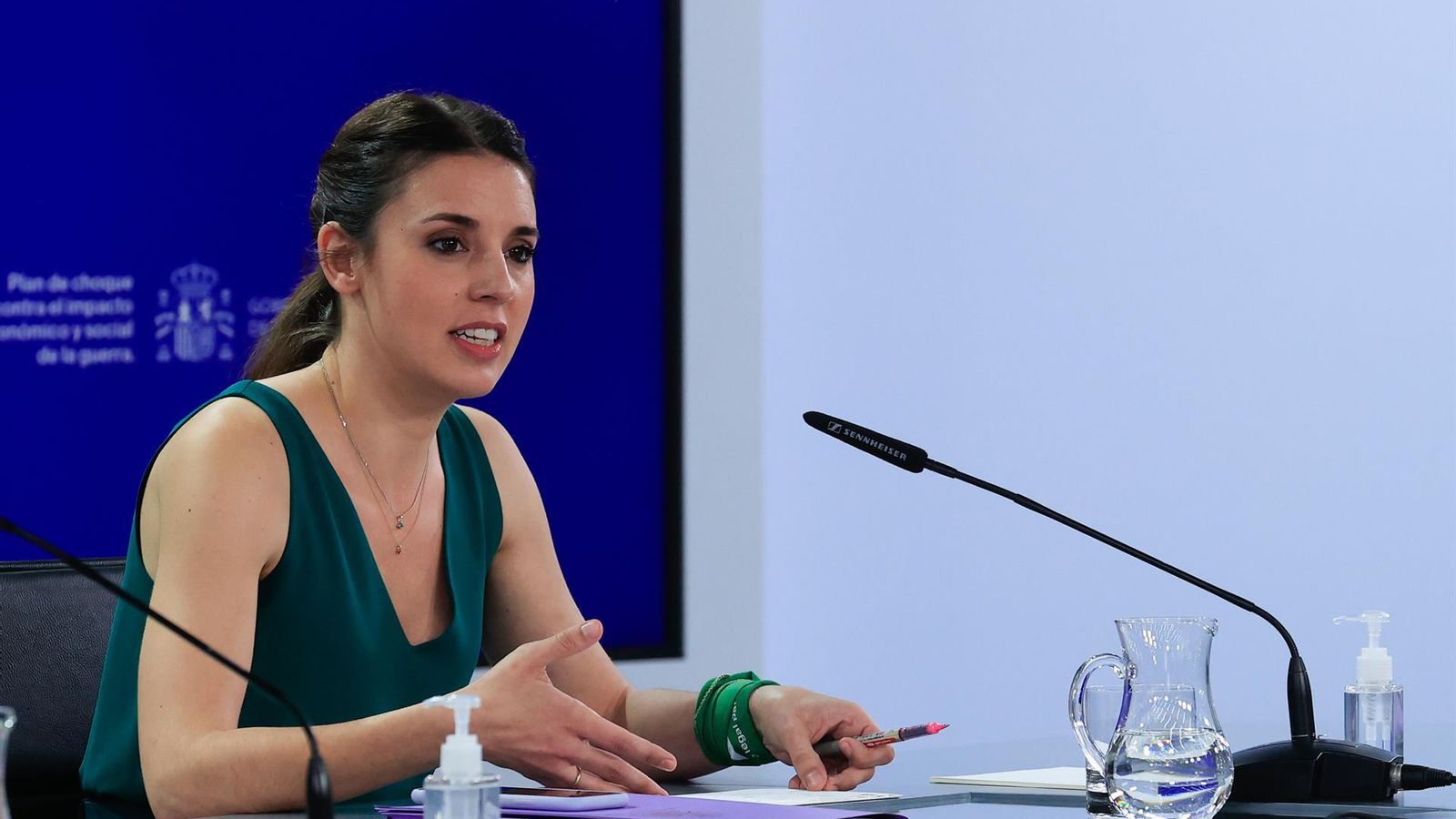 La ministra d'Igualtat, Irene Montero, presenta la nova llei en la roda de premsa posterior al Consell de Ministres