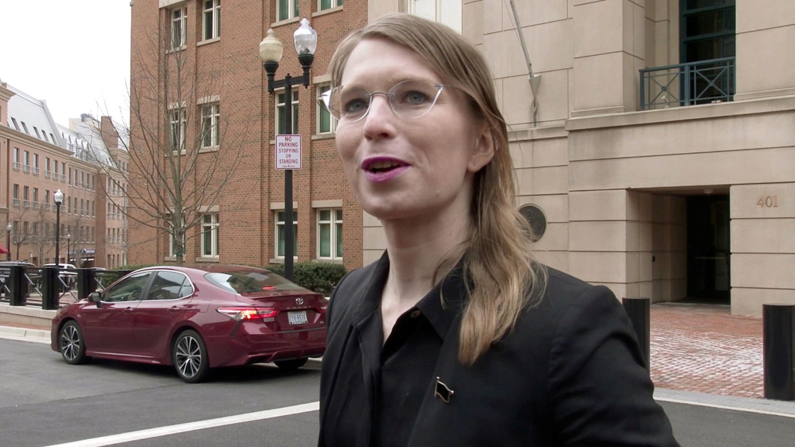 L'exanalista d’Intel·ligència de l’Exèrcit dels EUA, Chelsea Manning, parla amb els periodistes a Virgínia (EUA)