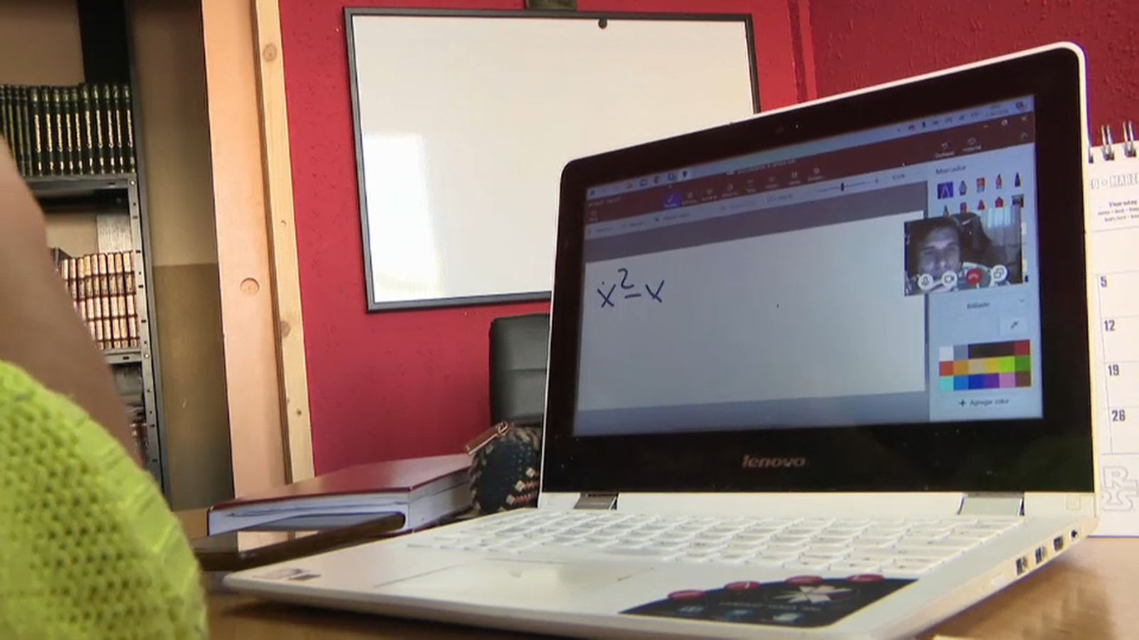 La Conselleria d'Educació ha implantat diverses plataformes en línia perquè els alumnes puguen seguir amb les classes