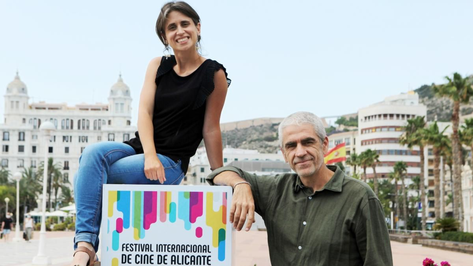 La productora de 'Coses a fer abans de morir', Lorena Torres, i un dels seus directors, Miguel Llorens