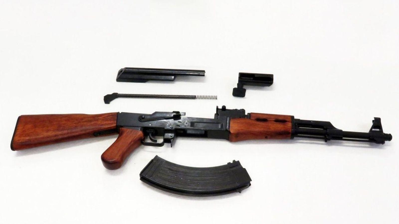 Imatge d'arxiu d'una rèplica del fusell d'assalt soviètic Kalashnikov AK47