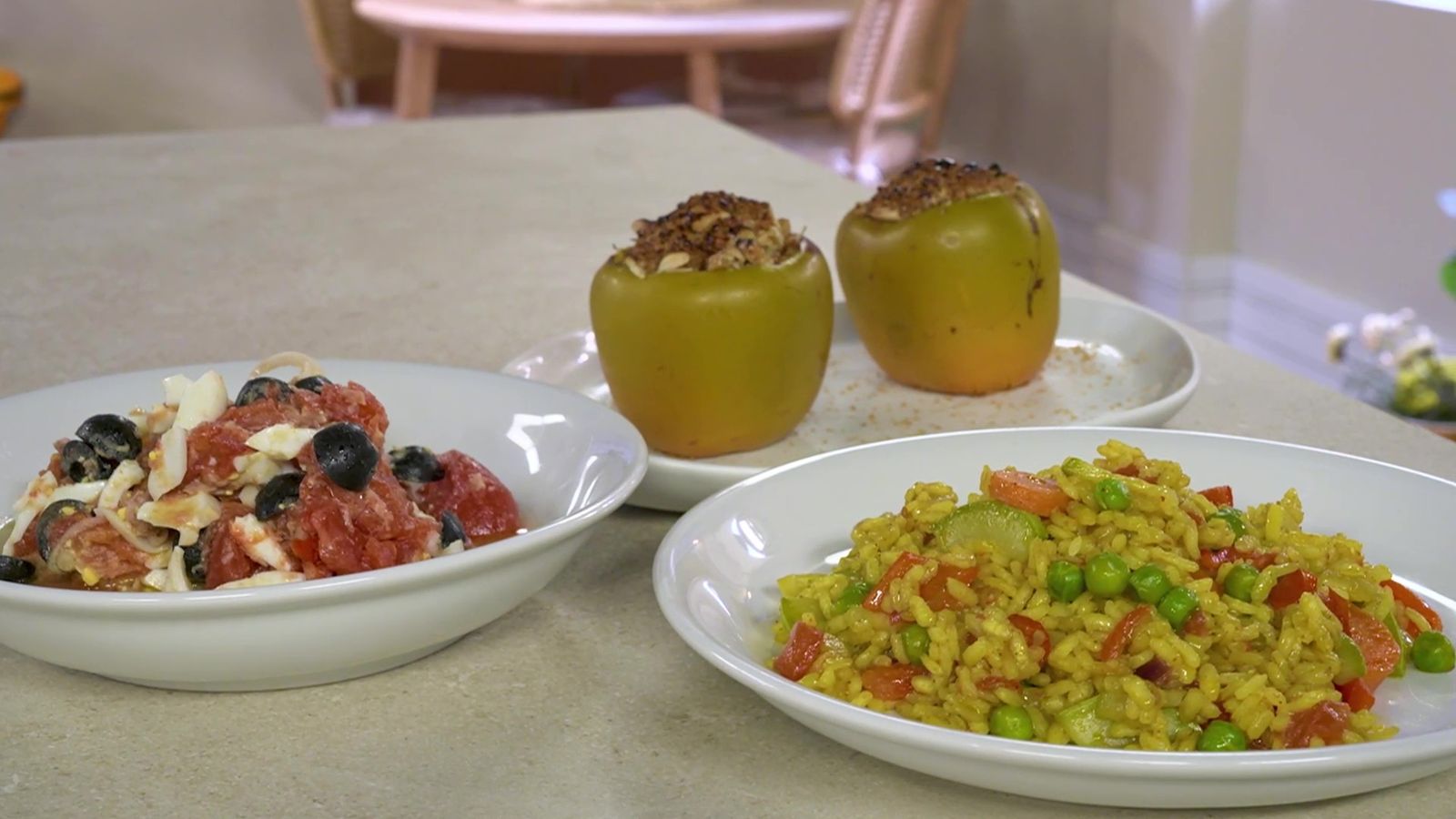 Menú: ensalada, arròs, caquis