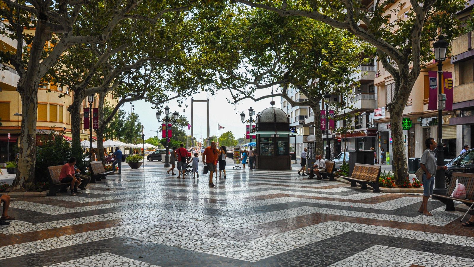L'Ajuntament de Gandia pretén habilitar una sèrie de punts de descans per tota la ciutat perquè les persones més vulnerables a la calor puguen resguardar-se