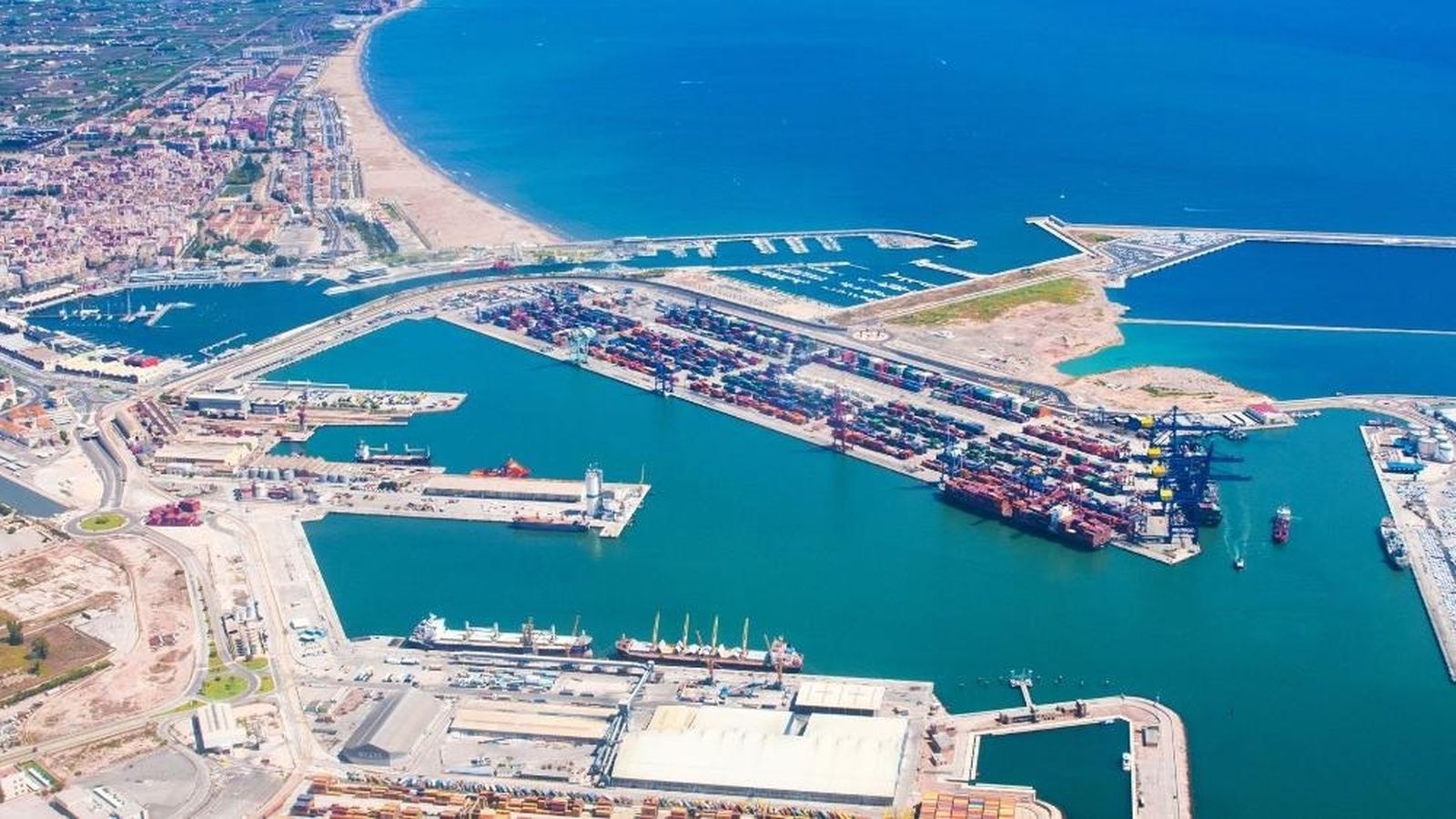 Contenidors al port de València
