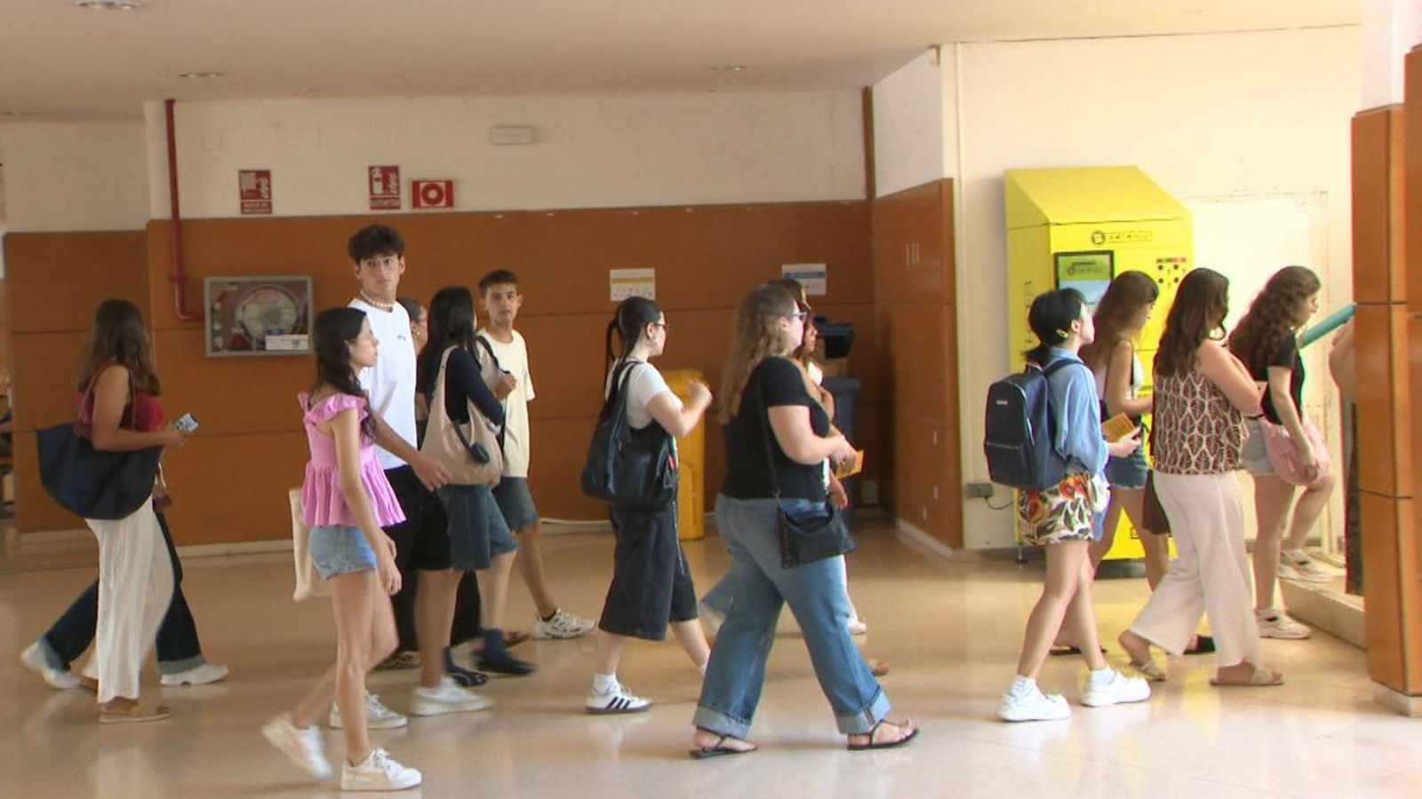 L'alumnat nou de la Universitat d'Alacant, durant la jornada de benvinguda al campus