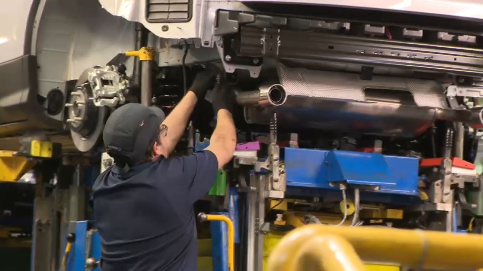 Crónica en vídeo de la primera visita del nou president de Ford Europa a la planta d'Almussafes