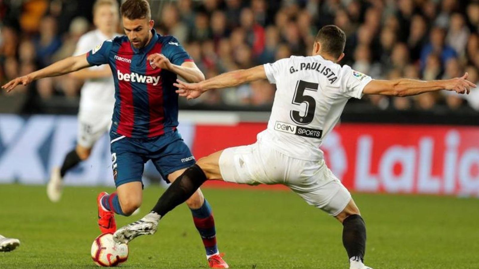 Imatge d'arxiu d'un partit entre el València i el Llevant