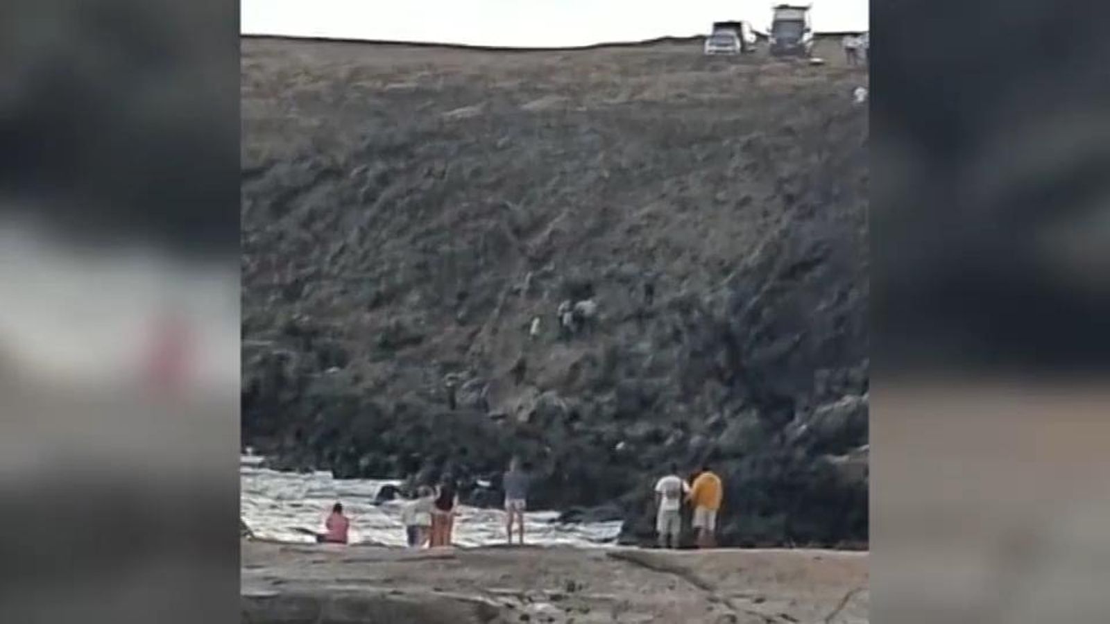 Imatge de l'alçament del cadàver enregistrada per un testimoni