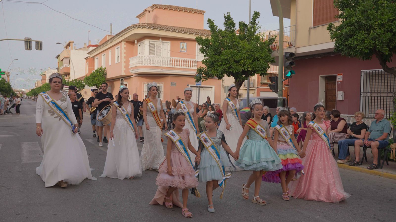 A Catral celebren les festes patronals en honor a Sant Joan Baptista en juny i estan pensades per a la participació de grans i menuts