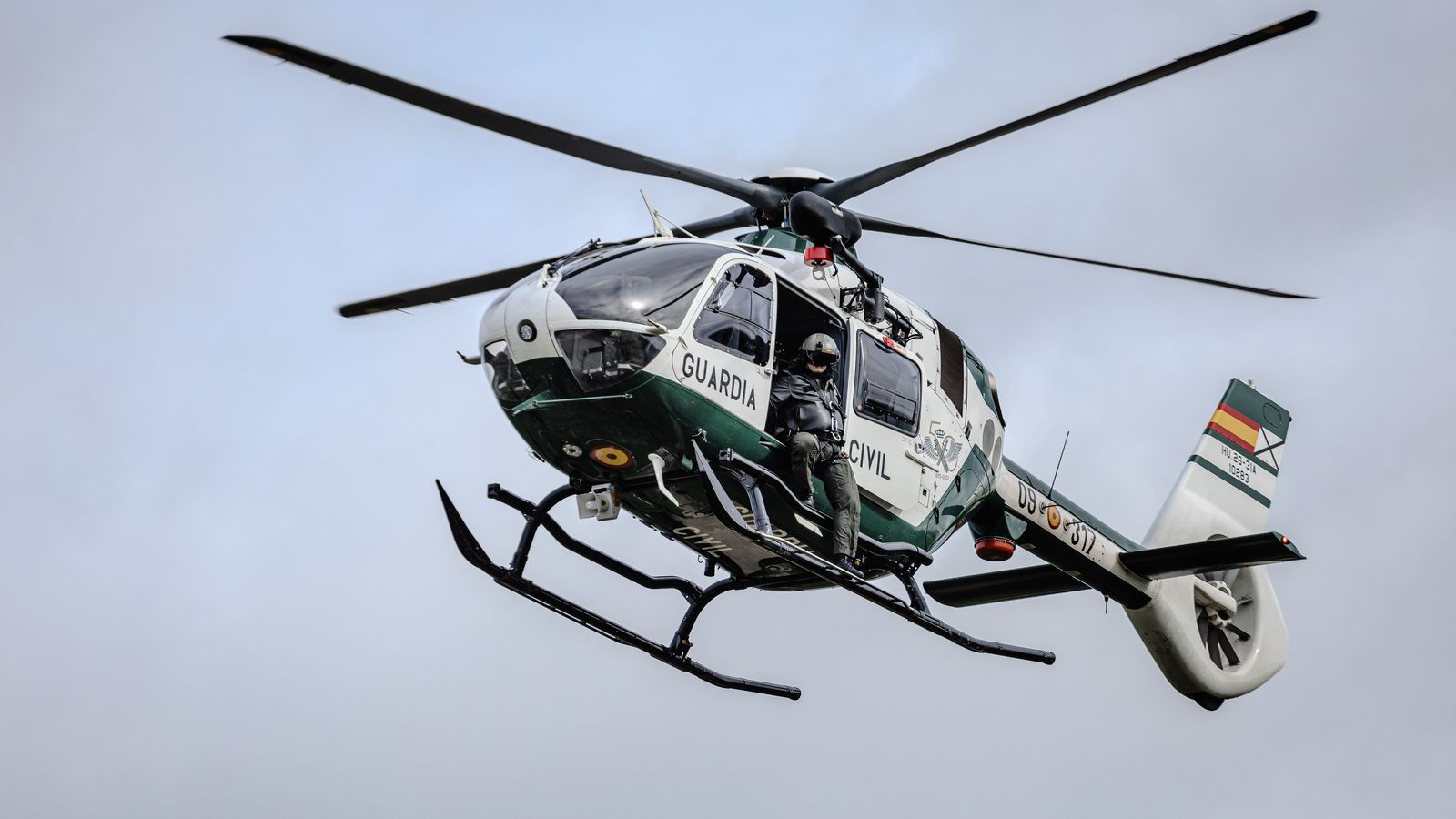 Un helicòpter de la Guàrdia Civil en un simulacre de recerca