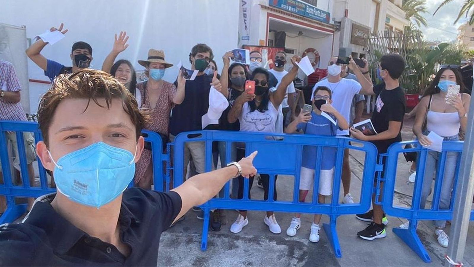 Tom Holland amb els seus fans a Xàbia