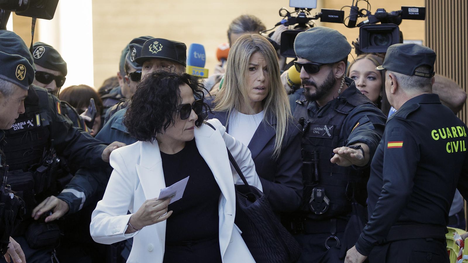 Arribada de la periodista Maribel Vilaplana este dilluns als jutjats de Catarroja