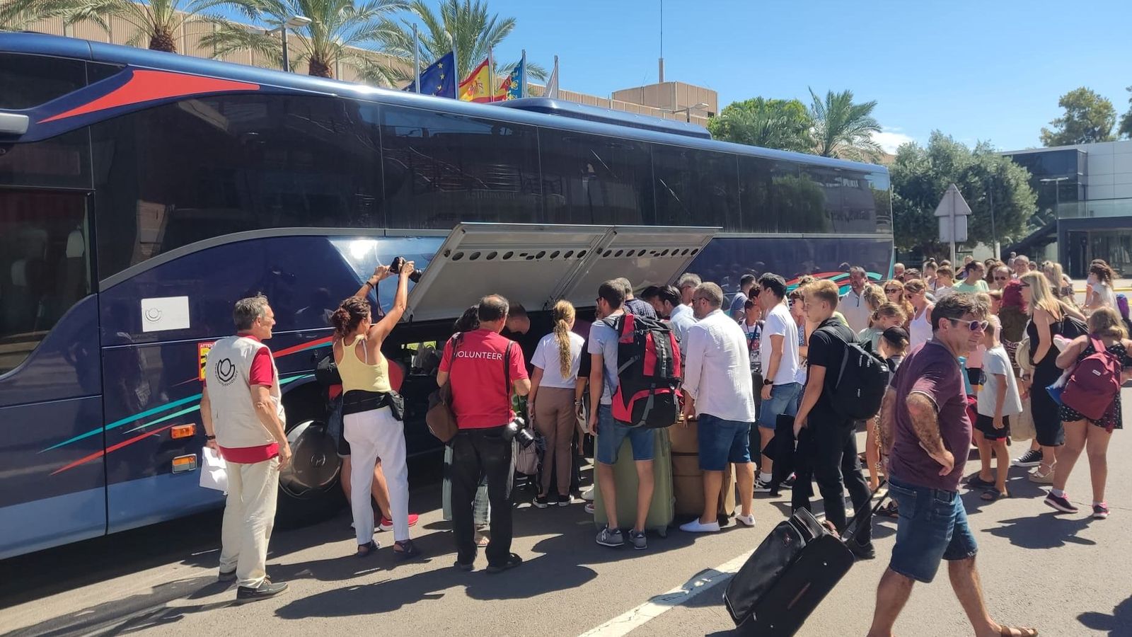 Imatge de l'eixida dels xiquets ucraïnesos des de València