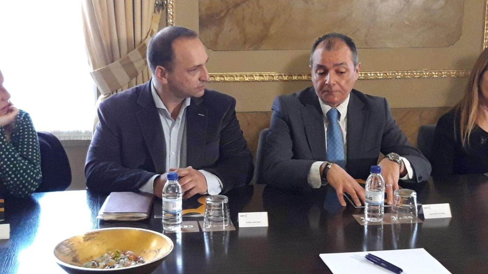 El candidat d'Unides Podem-EUPV a la Generalitat, Rubén Martínez Dalmau, i el president de la CEV, Salvador Navarro