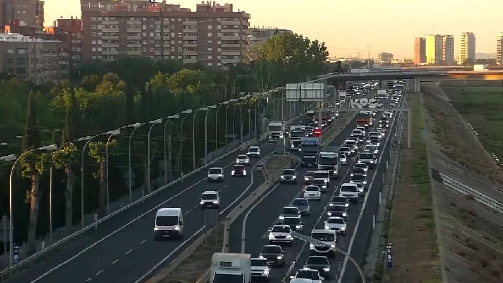 Aspecte que presentava la V-30, en sentit nord, a primera hora d'este dimarts