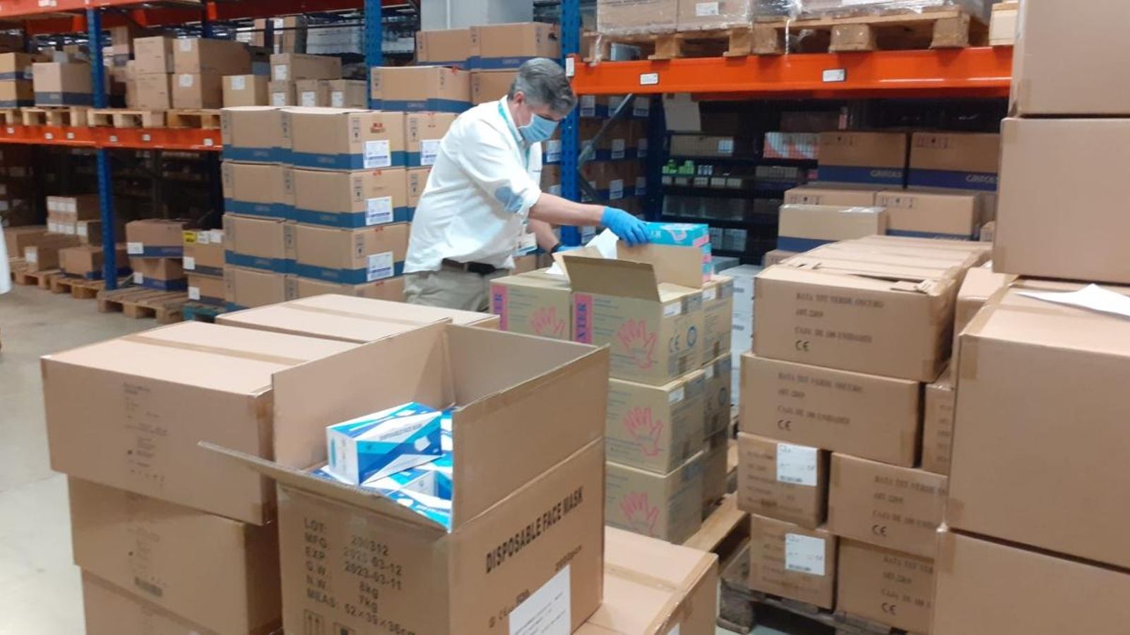 Sanitat ordena retirar les mascaretes Garry Galaxy per no complir la normativa europea