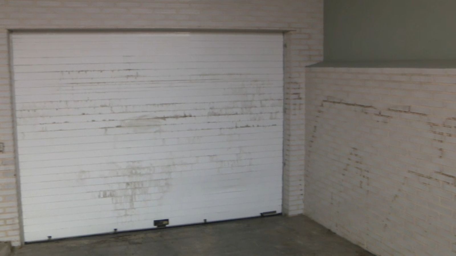 Estat en què ha quedat el portal després de la neteja.