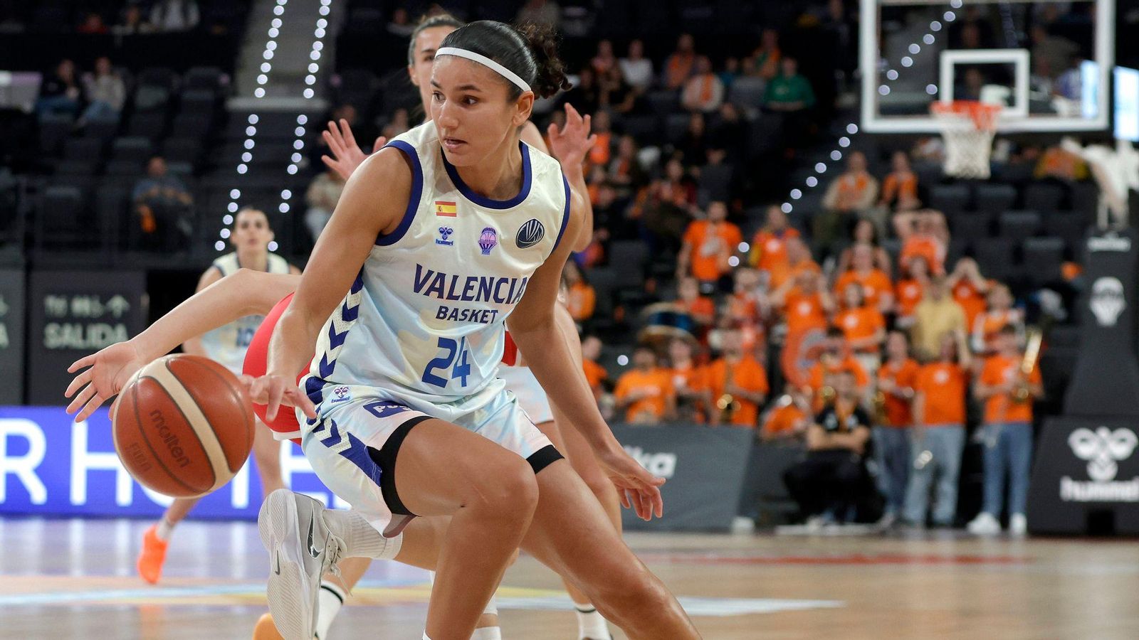 Hind Ben Abdelkader, durant el partit contra el DVTK