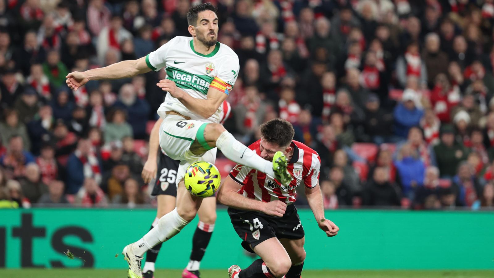 Esta ha sigut l'acció que l'àrbitre ha assenyalat com a penal al minut 88 de partit