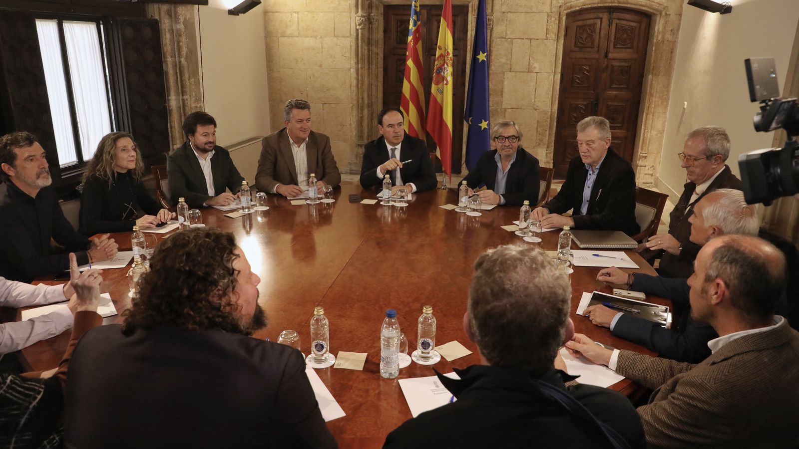 Reunió mantinguda entre Pérez Llorca, Mus i les associacions d'afectats pel temporal Harry