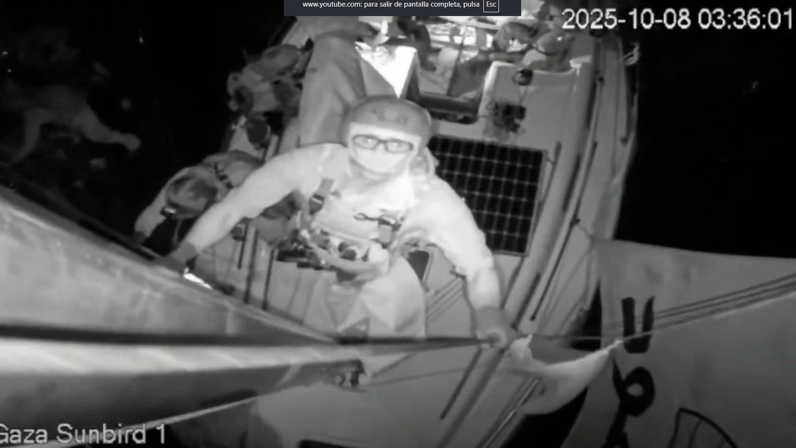 Arribada dels soldats d'Israel a un dels vaixells de la flotilla