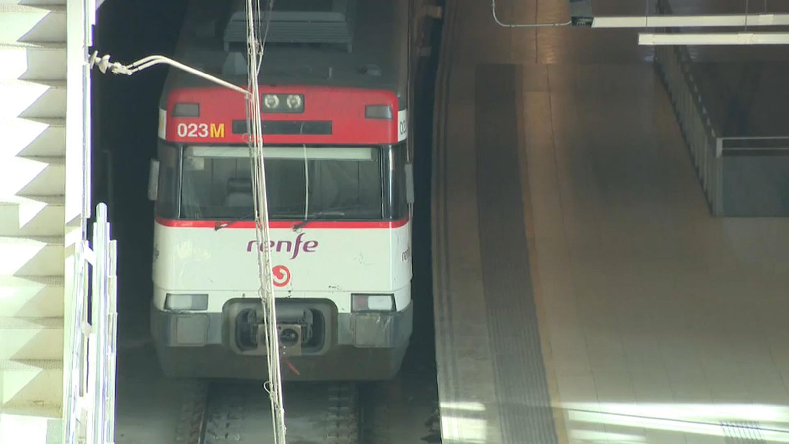 El robatori de més de 250 metres de cablejat de la xarxa ferroviària ha provocat retards