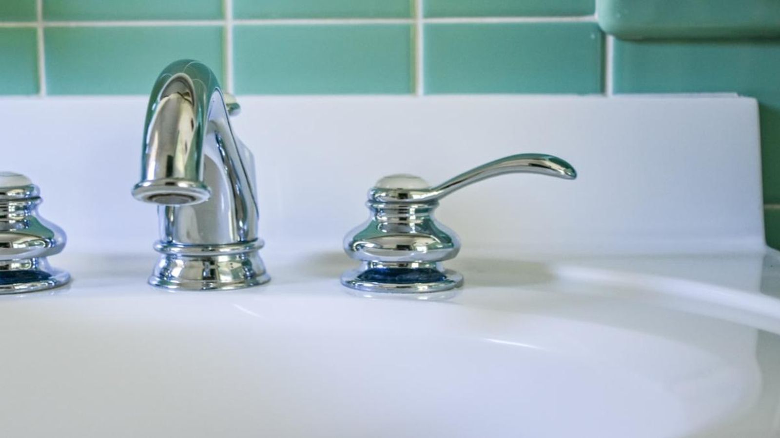 Sanitat adverteix que l'aigua de Xeraco no és apta per al consum humà ni per a cuinar