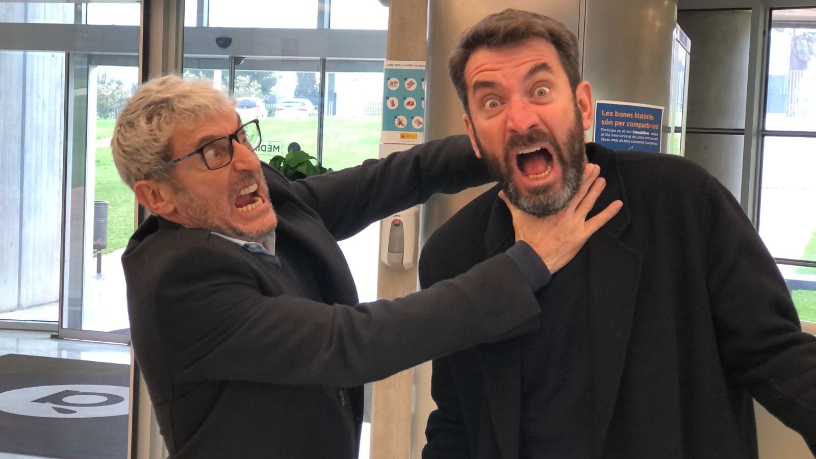 24.03.2022 | 'Gran Pantalla' amb Arturo Valls i Carlos Chamorro en 'Càmera café'