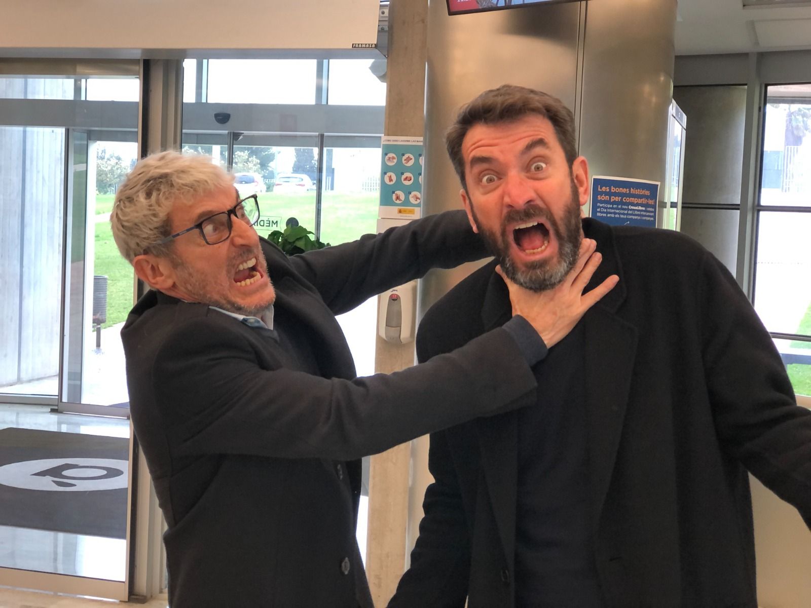 24.03.2022 | 'Gran Pantalla' amb Arturo Valls i Carlos Chamorro en 'Càmera café'