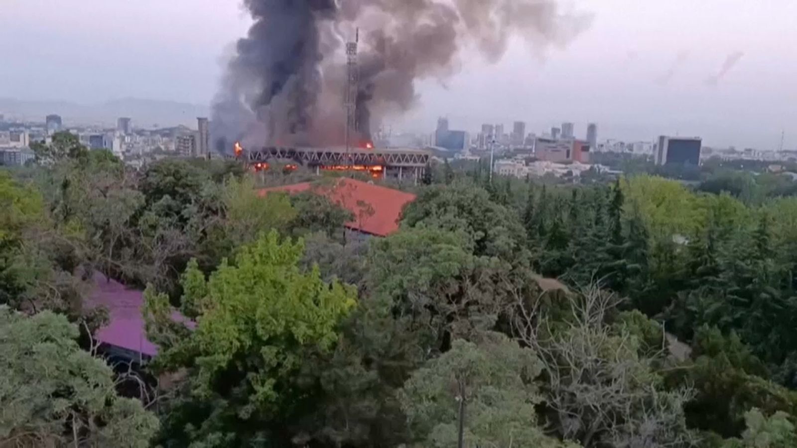 Israel bombardeja la seu de la radiotelevisió pública iraniana en un atac a Teheran