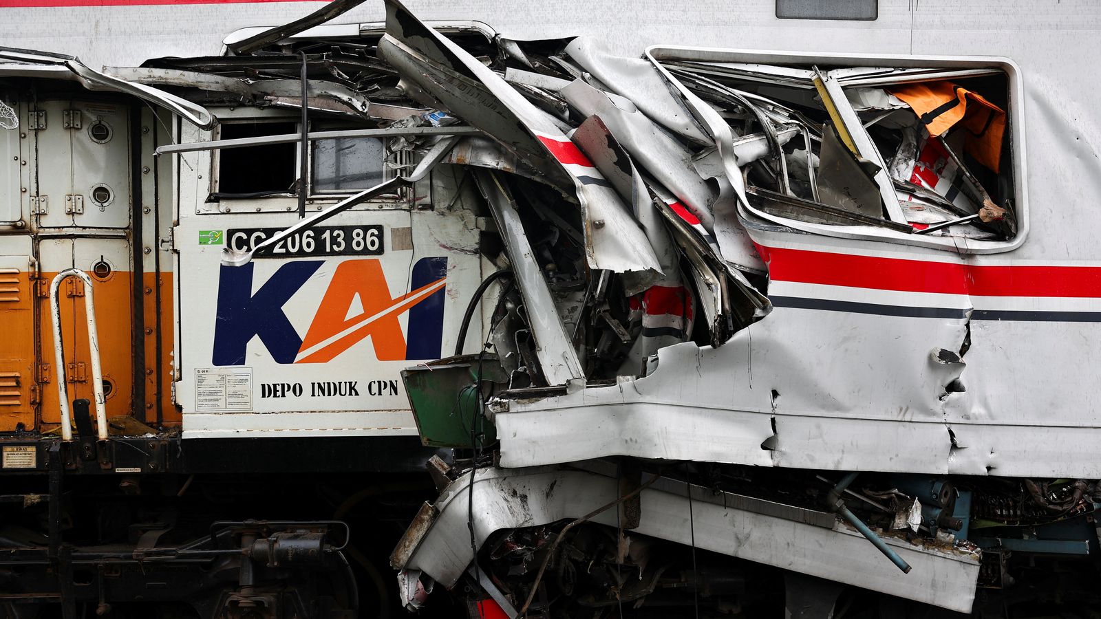 Col·lisió de dos trens als afores de Jakarta